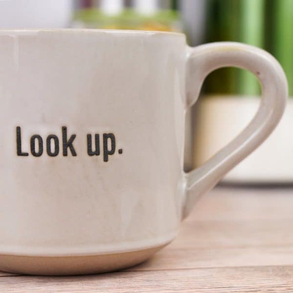 Taza De Cerámica Labrada Look Up - Imagen 3